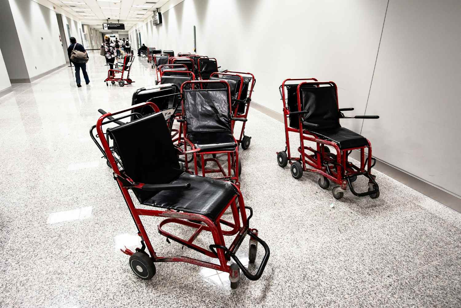 Assistenza per sedie a rotelle e trasferimenti aeroportuali